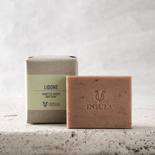 Carica l'immagine nel visualizzatore di Gallery, Sapone Scrub al Corbezzolo (Lidone) -Insula- NATURALmente il Negozio Sostenibile 